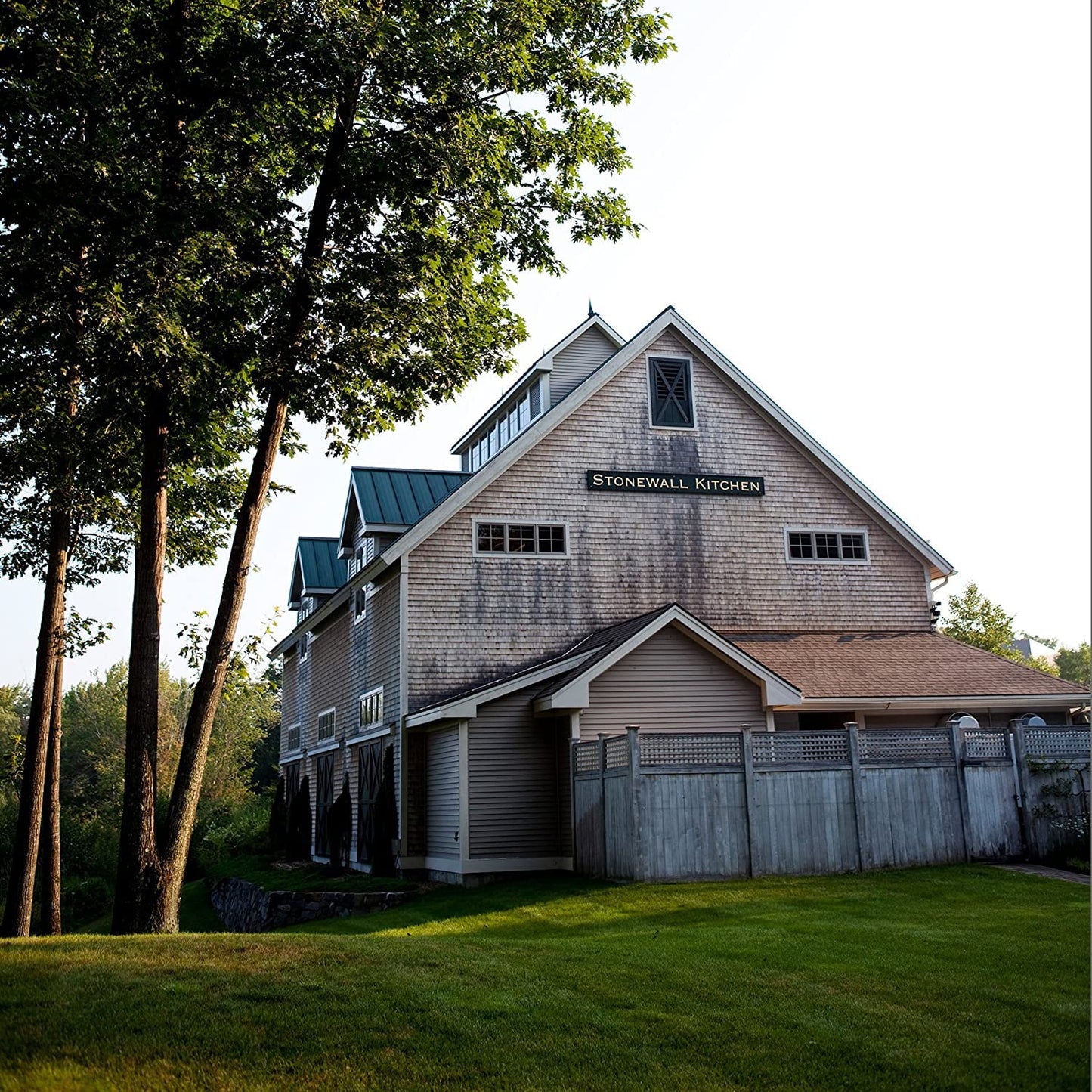 Village Candle Spiced Pumpkin Bread, Large Glass Apothecary, Jar Scented Candle, 21.25 oz