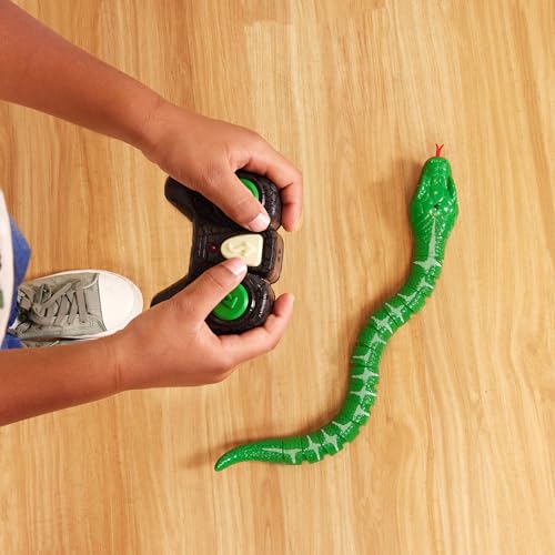 Terra by Battat – Remote Control Emerald Tree Boa Snake Toy, Realistic Moving Electronic Animal for Kids with Easy Operation, Fun Reptile Adventure, Includes Transmitter, Ages 6+ Years