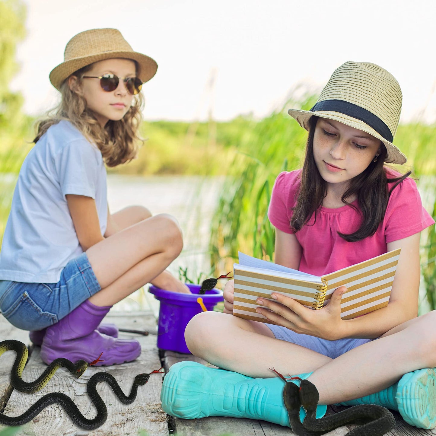 Haconba 20 Pack Realistic Rubber Snakes Plastic Snake Toys Fake Snakes for Party Favors Halloween Decoration Gag Toys, Prank and Prop 17.7 inch