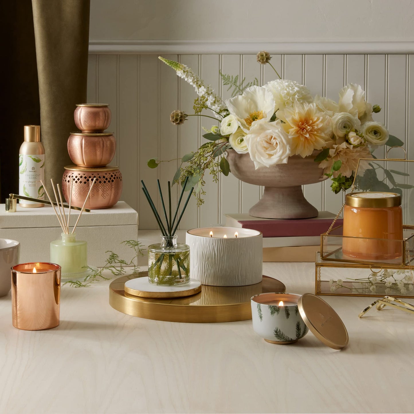 Thymes Scented Candles for Women & Men – Tin with Lid – Luxury Home Decor – Holiday Candles with Notes of Crisp Siberian Fir Needles, Cedarwood, & Sandalwood (Frasier Fir, 6.5 oz)