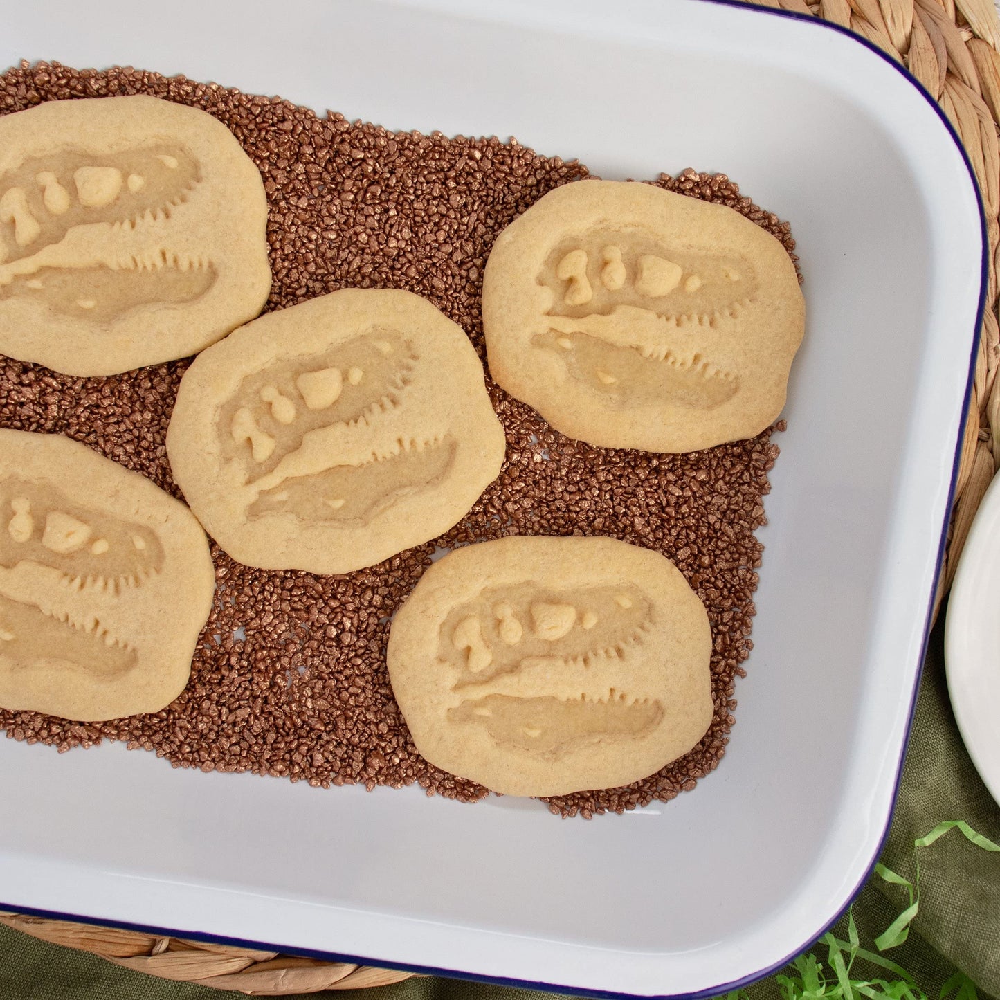 Set of 2 T-Rex Footprint and Skull Fossil cookie cutter, 2 pieces - Bakerlogy